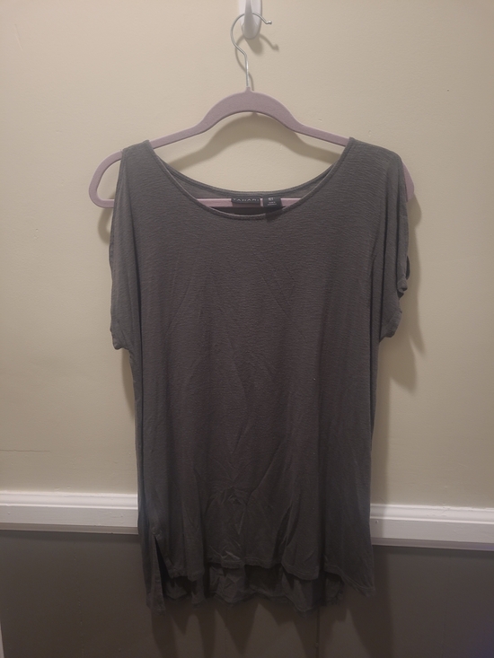 Tahari Tops - Tahari Womens Small Cold Shoulder Olive Green S/S Blouse